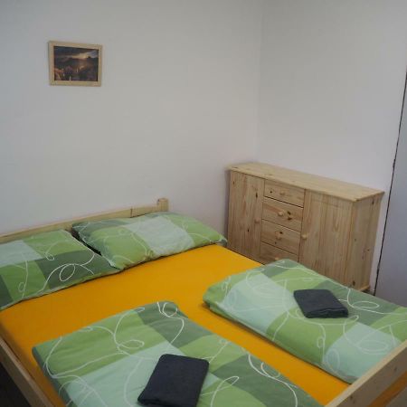Economy Apartments Ceske Svycarsko Hrensko Bagian luar foto