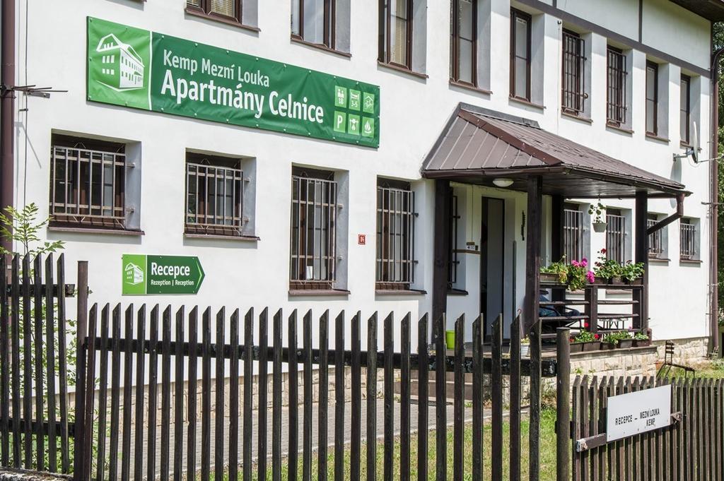 Economy Apartments Ceske Svycarsko Hrensko Bagian luar foto