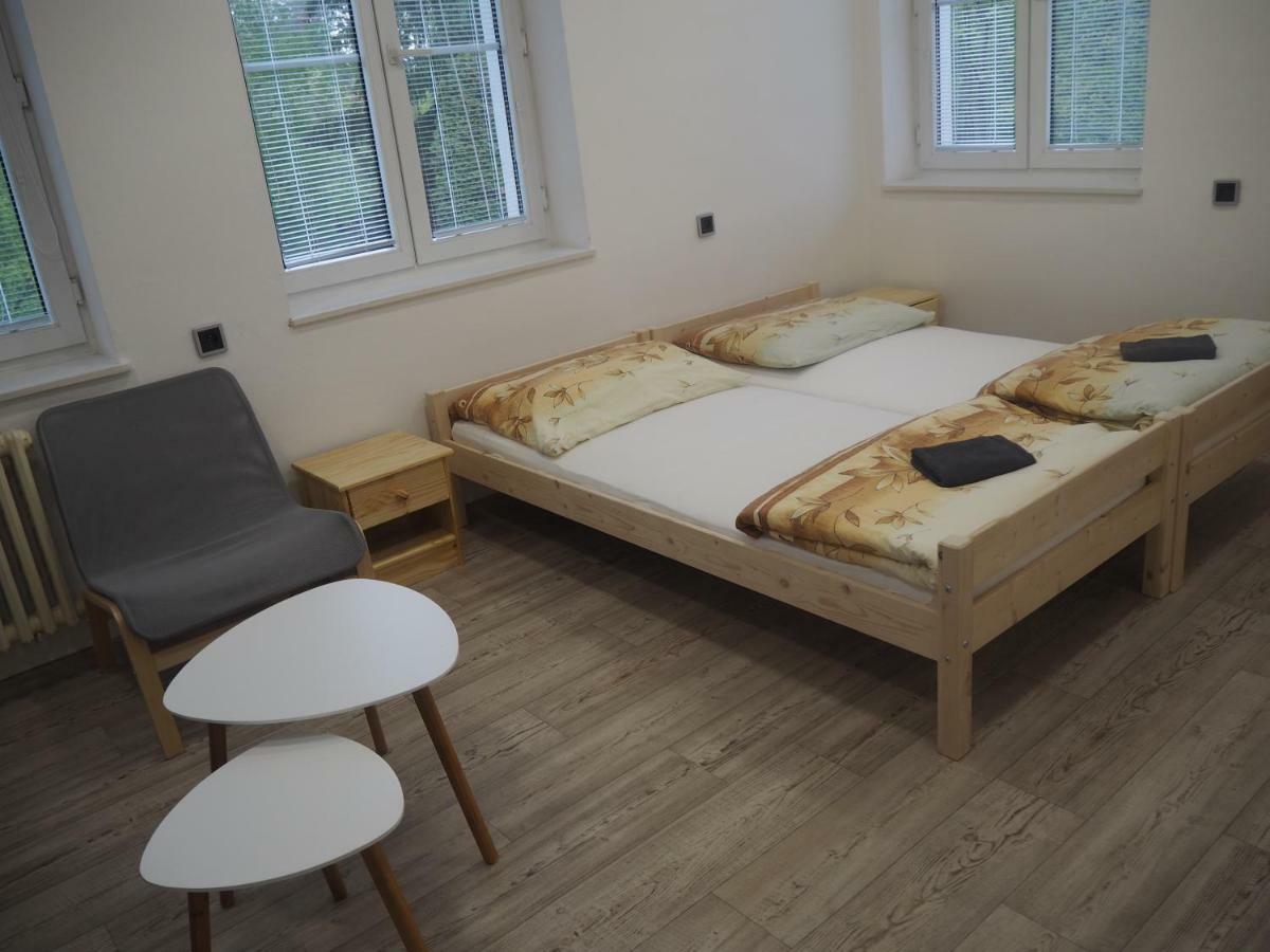 Economy Apartments Ceske Svycarsko Hrensko Bagian luar foto