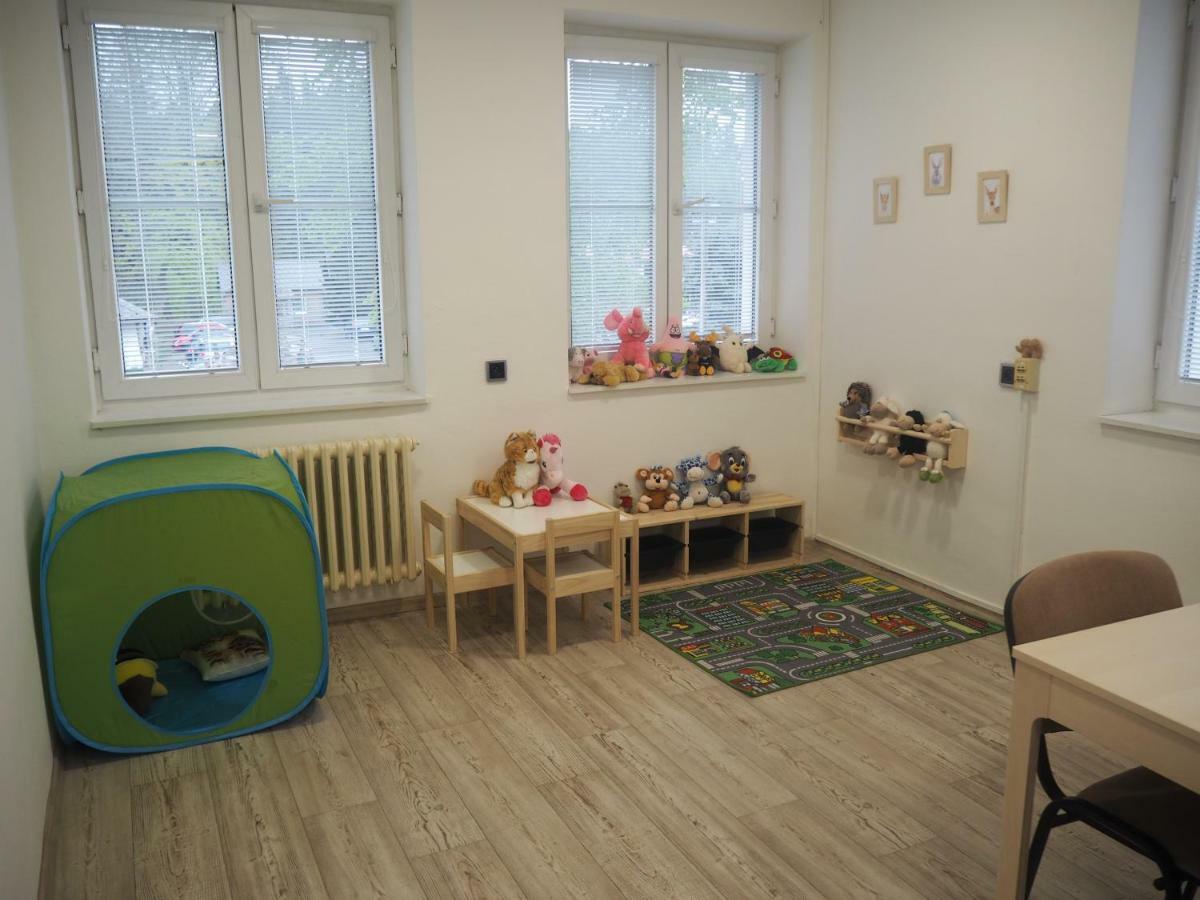 Economy Apartments Ceske Svycarsko Hrensko Bagian luar foto