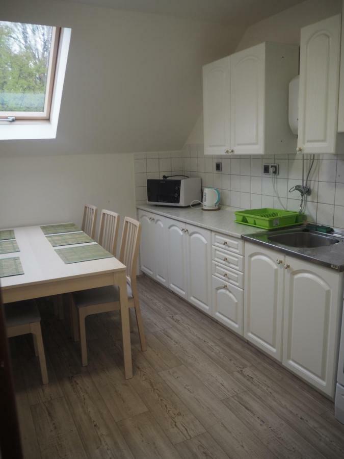 Economy Apartments Ceske Svycarsko Hrensko Bagian luar foto