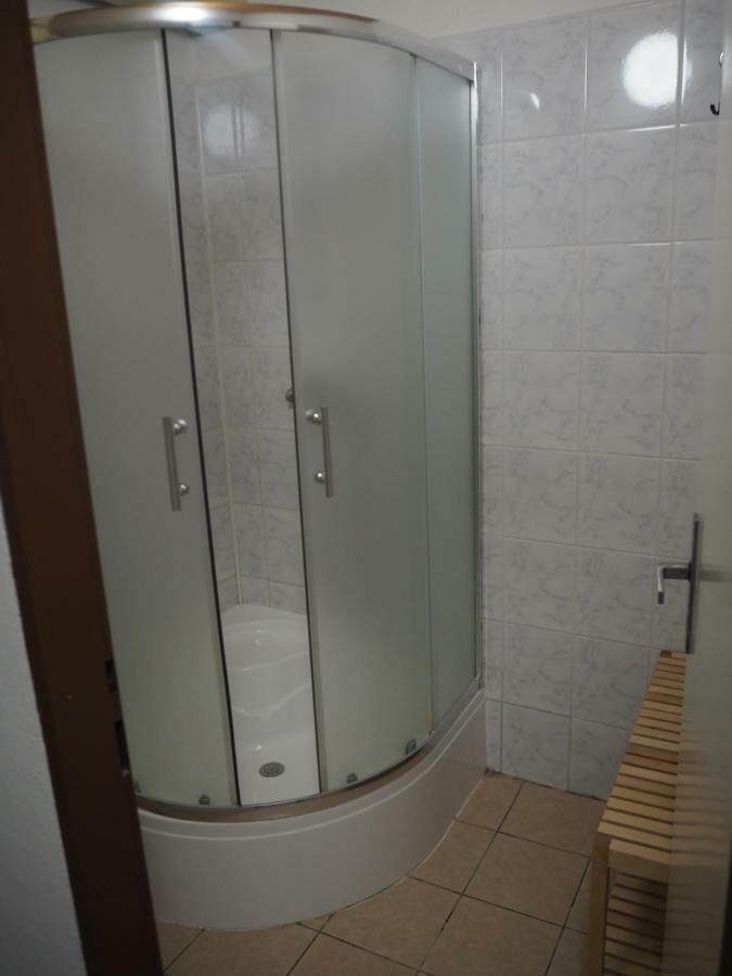 Economy Apartments Ceske Svycarsko Hrensko Bagian luar foto
