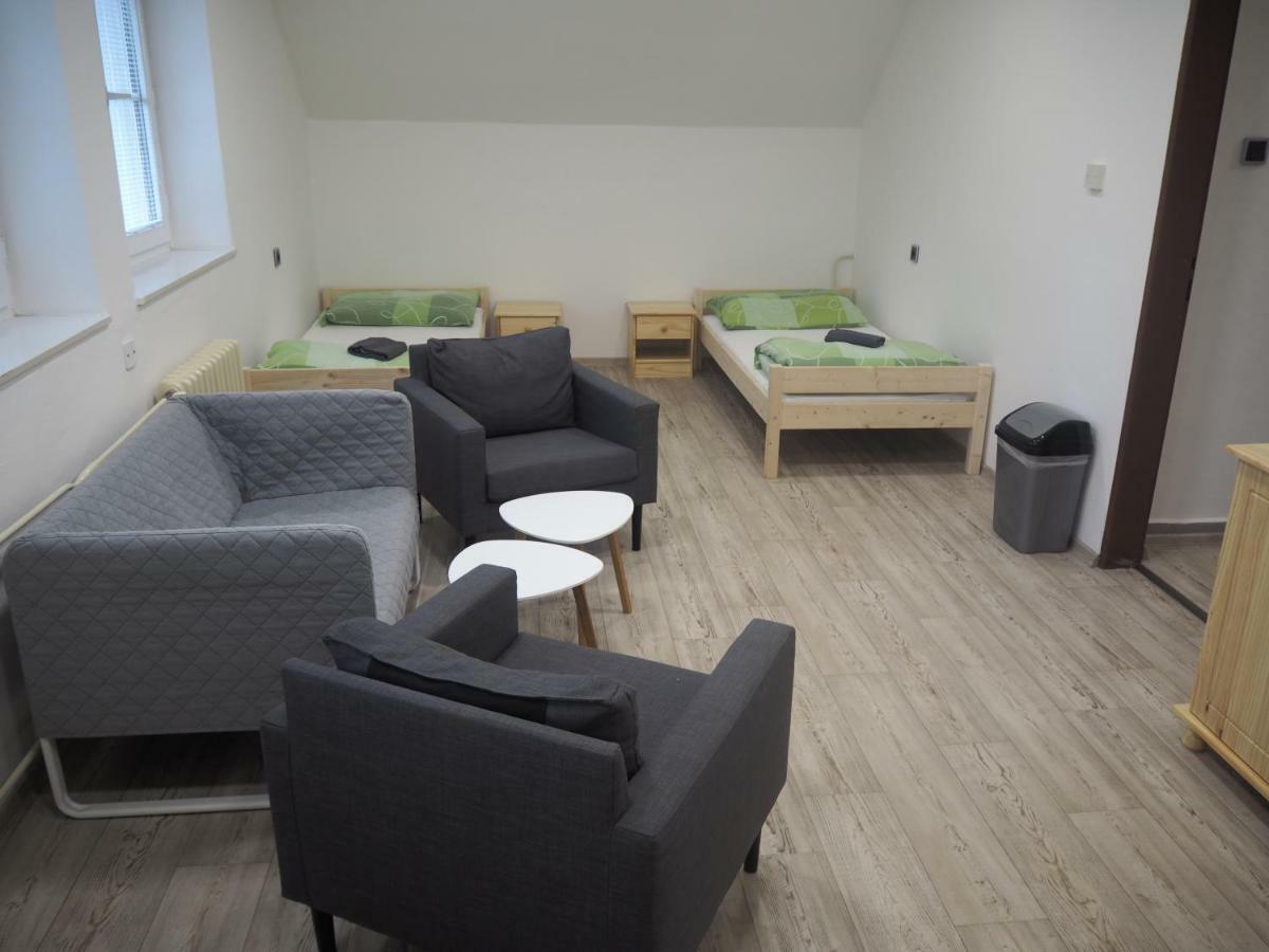 Economy Apartments Ceske Svycarsko Hrensko Bagian luar foto