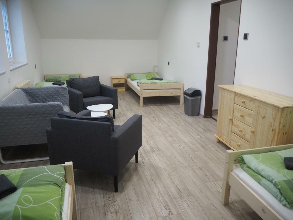 Economy Apartments Ceske Svycarsko Hrensko Bagian luar foto